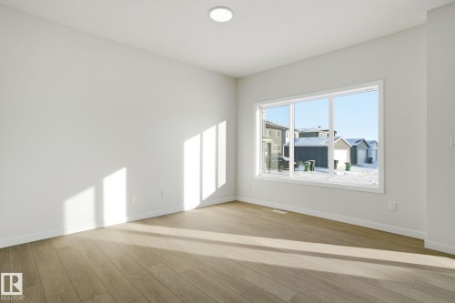 5621 Hawthorn Way, Edmonton, AB - Indoor Photo Showing Other Room