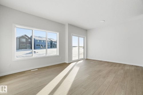 5621 Hawthorn Way, Edmonton, AB - Indoor Photo Showing Other Room