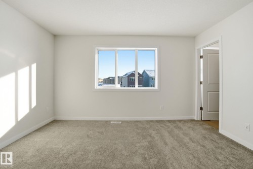5621 Hawthorn Way, Edmonton, AB - Indoor Photo Showing Other Room