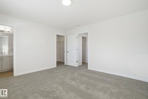 5621 Hawthorn Way, Edmonton, AB - Indoor Photo Showing Other Room
