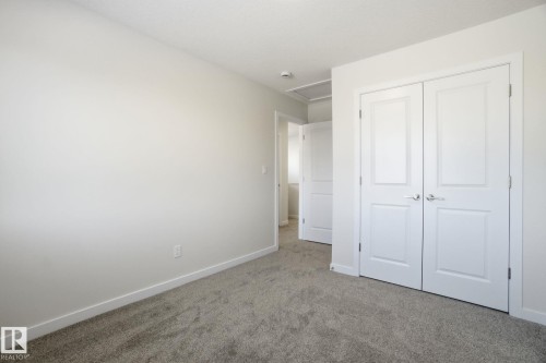 5621 Hawthorn Way, Edmonton, AB - Indoor Photo Showing Other Room
