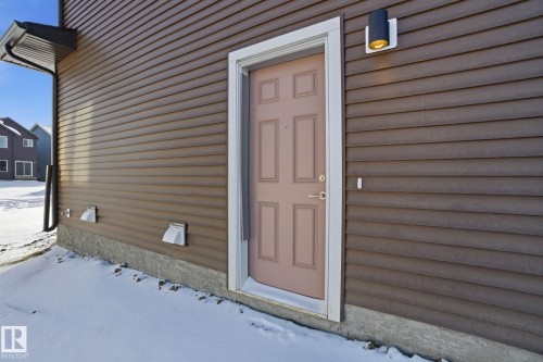 5621 Hawthorn Way, Edmonton, AB - Outdoor With Exterior