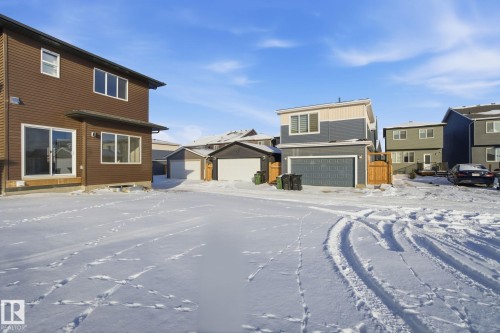 5621 Hawthorn Way, Edmonton, AB - Outdoor