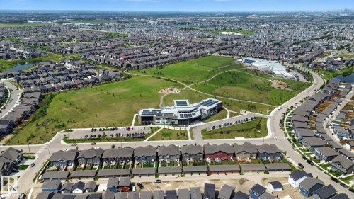 View of property location with nearby suburban area - 5621 Hawthorn Way, Edmonton, AB - 