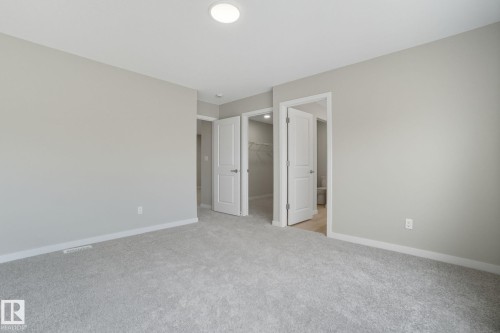 9102 Elves Loop Nw, Edmonton, AB - Indoor Photo Showing Other Room