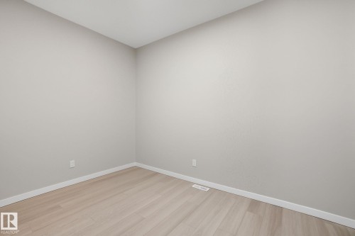 9102 Elves Loop Nw, Edmonton, AB - Indoor Photo Showing Other Room