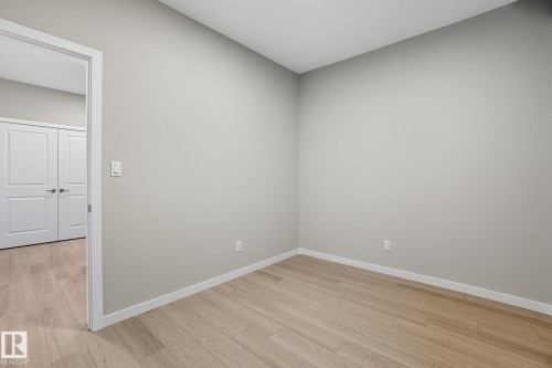 9102 Elves Loop Nw, Edmonton, AB - Indoor Photo Showing Other Room