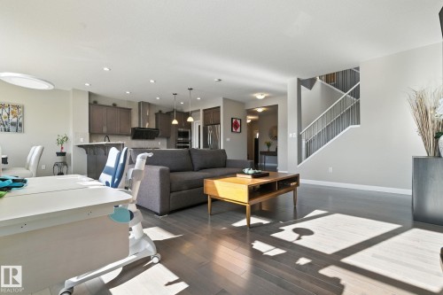 3875 Agar Green, Edmonton, AB - Indoor Photo Showing Living Room