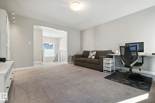 3875 Agar Green, Edmonton, AB - Indoor Photo Showing Office