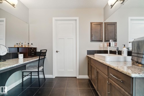 3875 Agar Green, Edmonton, AB - Indoor Photo Showing Bathroom