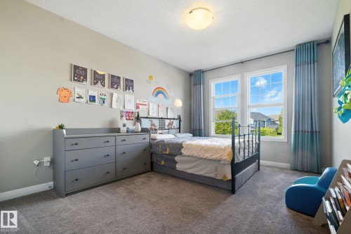 3875 Agar Green, Edmonton, AB - Indoor Photo Showing Bedroom