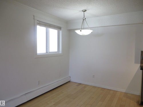 102 10547 83 Avenue, Edmonton, AB - Indoor Photo Showing Other Room