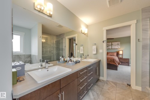 3721 Parker Court, Edmonton, AB - Indoor Photo Showing Bathroom