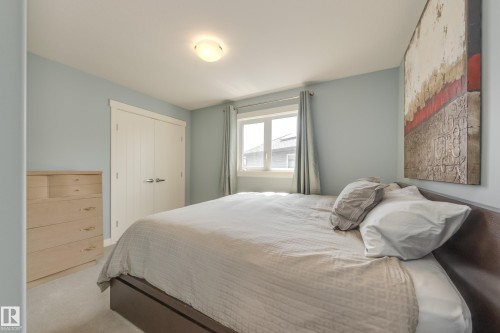 3721 Parker Court, Edmonton, AB - Indoor Photo Showing Bedroom