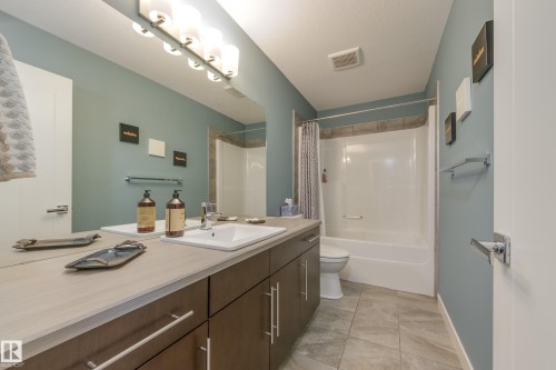 3721 Parker Court, Edmonton, AB - Indoor Photo Showing Bathroom