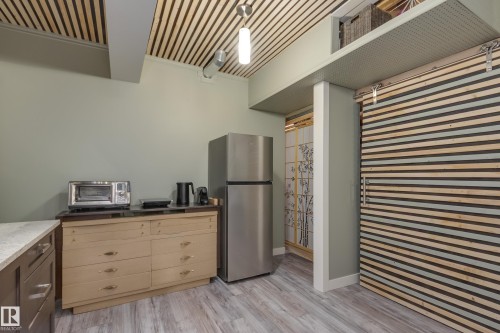 3721 Parker Court, Edmonton, AB - Indoor