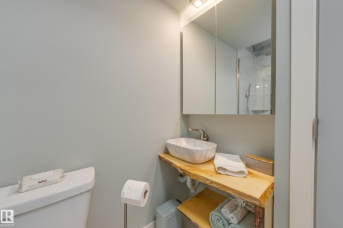 3721 Parker Court, Edmonton, AB - Indoor Photo Showing Bathroom