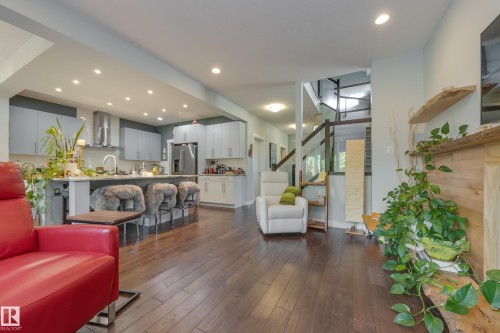 3721 Parker Court, Edmonton, AB - Indoor