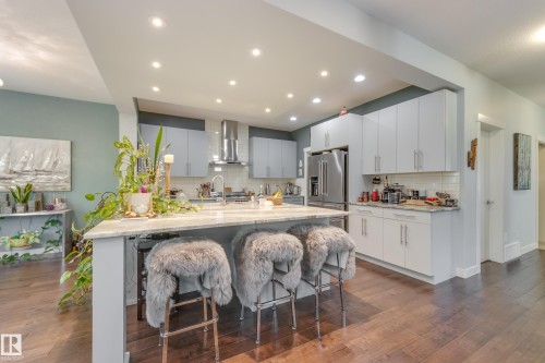 3721 Parker Court, Edmonton, AB - Indoor