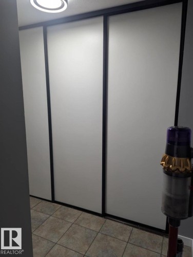 11019 10 Avenue, Edmonton, AB - Indoor Photo Showing Other Room