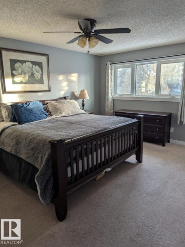 11019 10 Avenue, Edmonton, AB - Indoor Photo Showing Bedroom