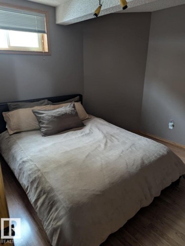 11019 10 Avenue, Edmonton, AB - Indoor Photo Showing Bedroom