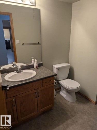 11019 10 Avenue, Edmonton, AB - Indoor Photo Showing Bathroom