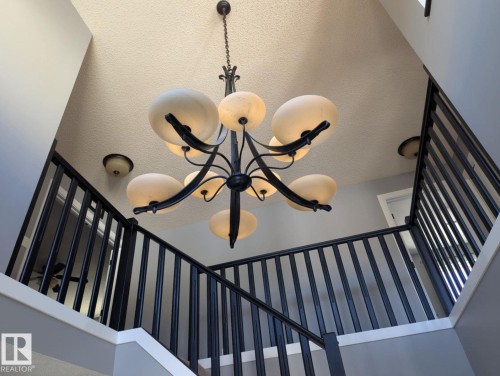 11019 10 Avenue, Edmonton, AB - Indoor Photo Showing Other Room