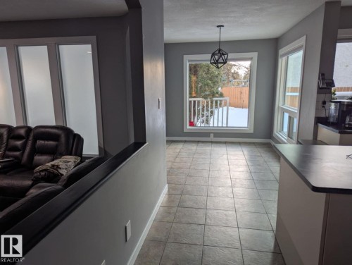 11019 10 Avenue, Edmonton, AB - Indoor