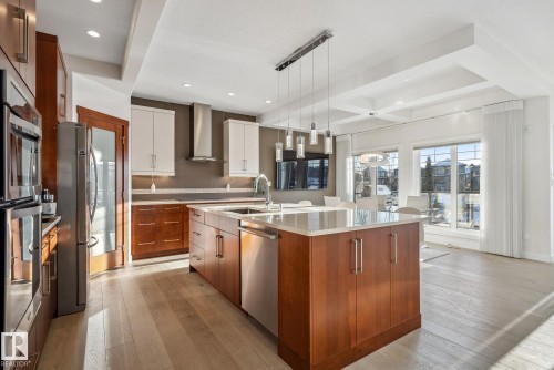 3811 Kidd Bay, Edmonton, AB - Indoor Photo Showing Kitchen With Upgraded Kitchen