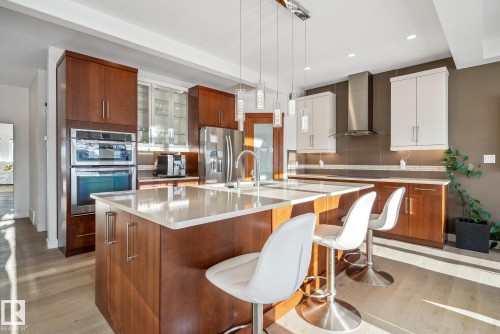 3811 Kidd Bay, Edmonton, AB - Indoor Photo Showing Kitchen With Upgraded Kitchen