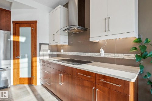 3811 Kidd Bay, Edmonton, AB - Indoor Photo Showing Kitchen