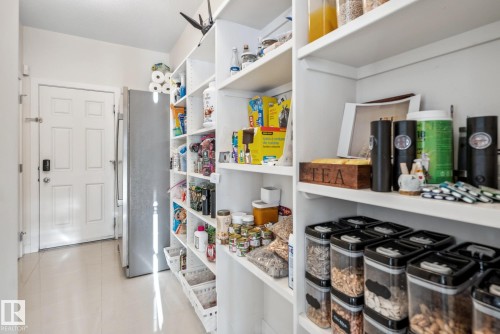 3811 Kidd Bay, Edmonton, AB - Indoor