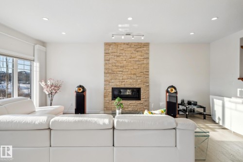3811 Kidd Bay, Edmonton, AB - Indoor Photo Showing Living Room With Fireplace