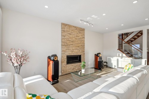 3811 Kidd Bay, Edmonton, AB - Indoor With Fireplace