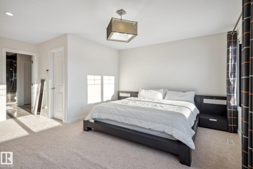 3811 Kidd Bay, Edmonton, AB - Indoor Photo Showing Bedroom
