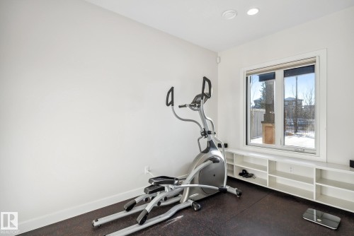 3811 Kidd Bay, Edmonton, AB - Indoor Photo Showing Gym Room