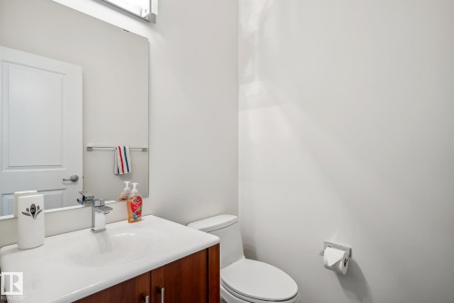 3811 Kidd Bay, Edmonton, AB - Indoor Photo Showing Bathroom