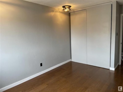11 11219 103A Avenue, Edmonton, AB - Indoor Photo Showing Other Room