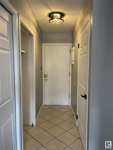 11 11219 103A Avenue, Edmonton, AB - Indoor Photo Showing Other Room