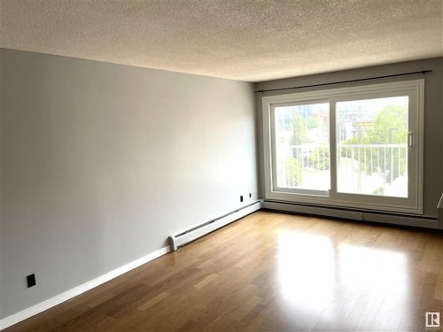 11 11219 103A Avenue, Edmonton, AB - Indoor Photo Showing Other Room