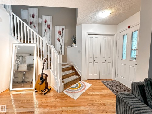 223 61 Street, Edmonton, AB - Indoor Photo Showing Other Room