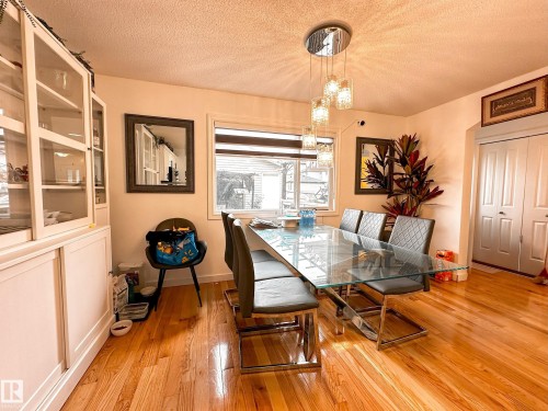 223 61 Street, Edmonton, AB - Indoor Photo Showing Dining Room