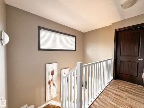 223 61 Street, Edmonton, AB - Indoor Photo Showing Other Room