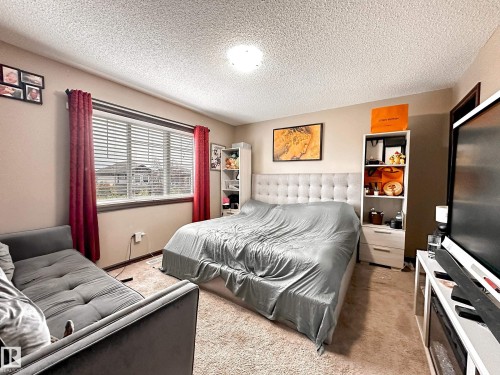 223 61 Street, Edmonton, AB - Indoor Photo Showing Bedroom