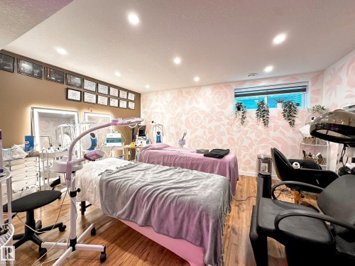 223 61 Street, Edmonton, AB - Indoor