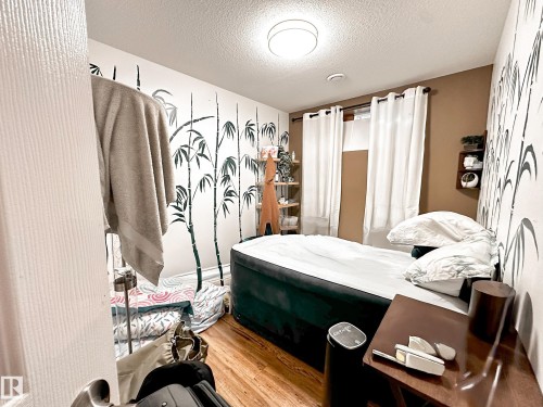 223 61 Street, Edmonton, AB - Indoor