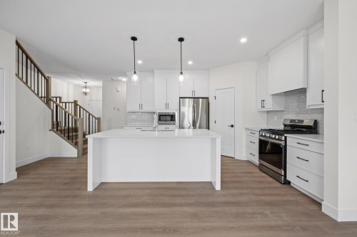 9628 89A Street, Morinville, AB - Indoor Photo Showing Kitchen With Upgraded Kitchen