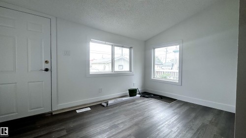 11537 81 Street, Edmonton, AB - Indoor Photo Showing Other Room