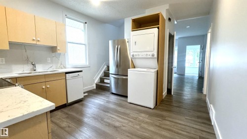 11537 81 Street, Edmonton, AB - Indoor Photo Showing Kitchen